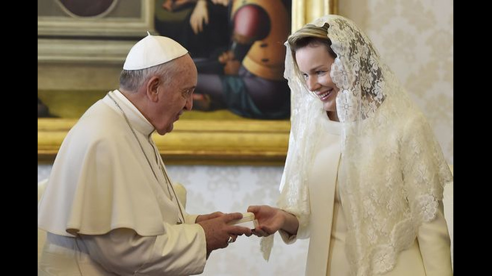 Кои са 7-те жени, които могат да носят бяло при папата?
