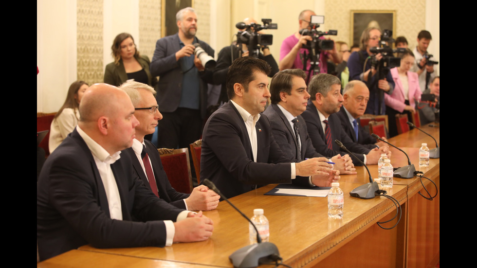 Първата лидерска среща между ГЕРБ-СДС и ПП-ДБ