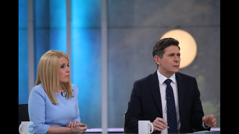 ЗАД КАДЪР: Изборният ден по NOVA В СНИМКИ