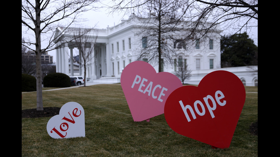 Първата дама на САЩ украси част от Белия дом за Свети Валентин