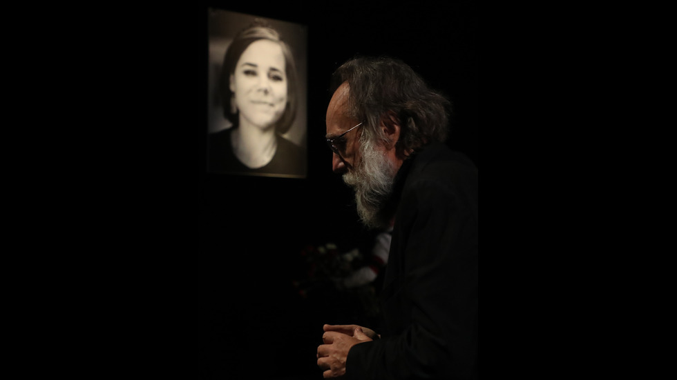 Поклонението пред Даря Дугина