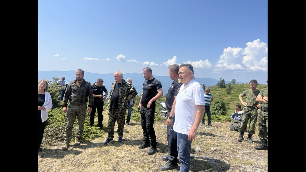 Втори ден гасят пожар в местността Беклемето в Стара планина