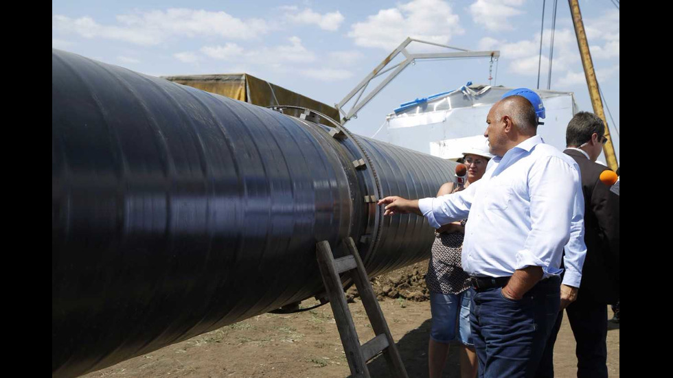 Премиерът инспектира изграждането на газопроводната отсечка „Лозенец-Недялско”
