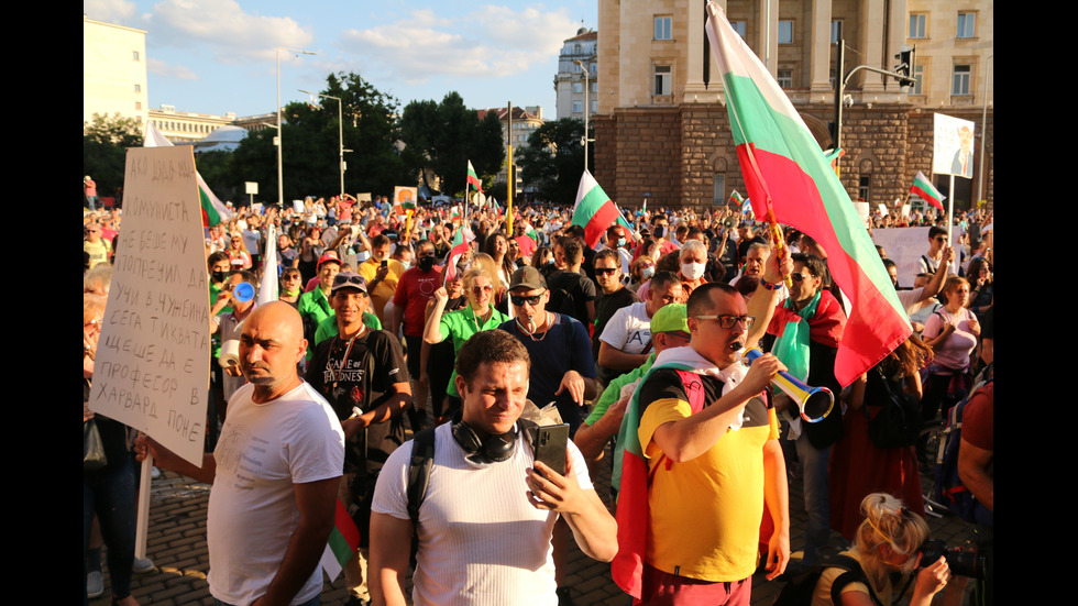 14-И ДЕН НЕДОВОЛСТВО: Протести в София и Велико Търново