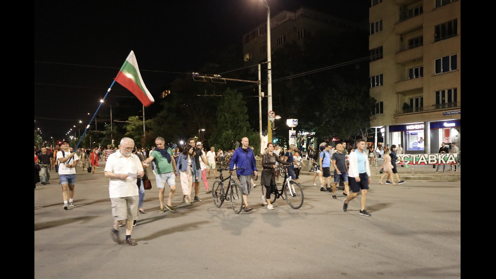 ПРОТЕСТИТЕ: Митинг пред испанското посолство, шествие из София