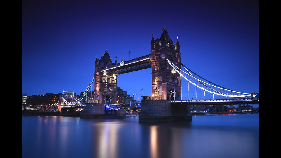 Затварят за ремонт символа на Лондон - Тауър бридж