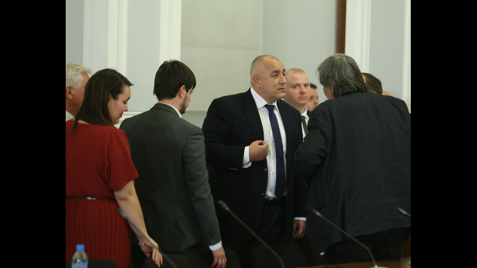 Борисов изпраща правителствения самолет да прибере група ученици от Италия