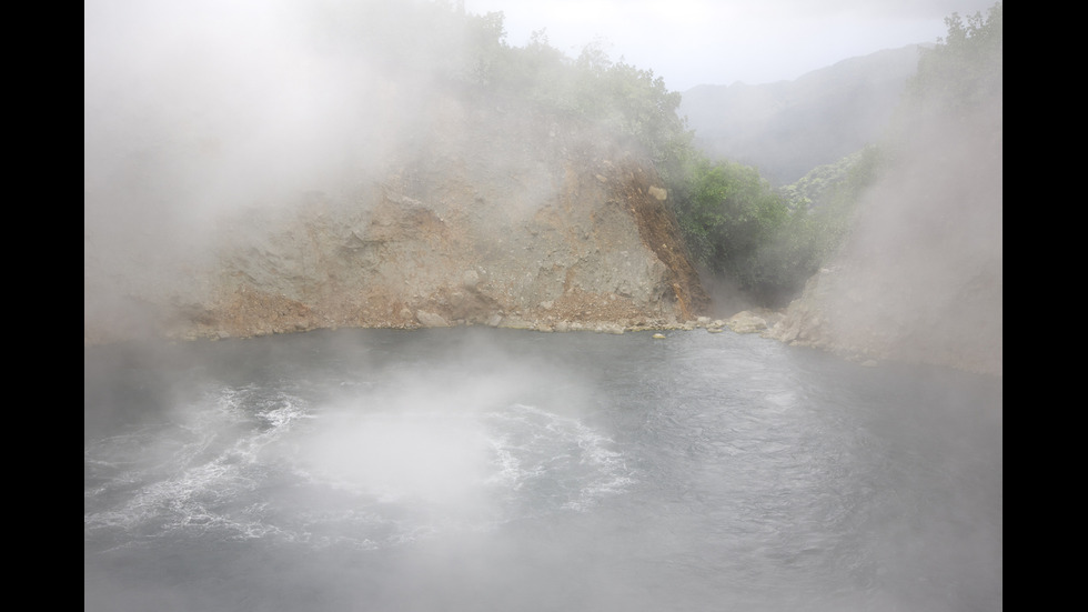 Невероятно красиви, но опасни водни басейна