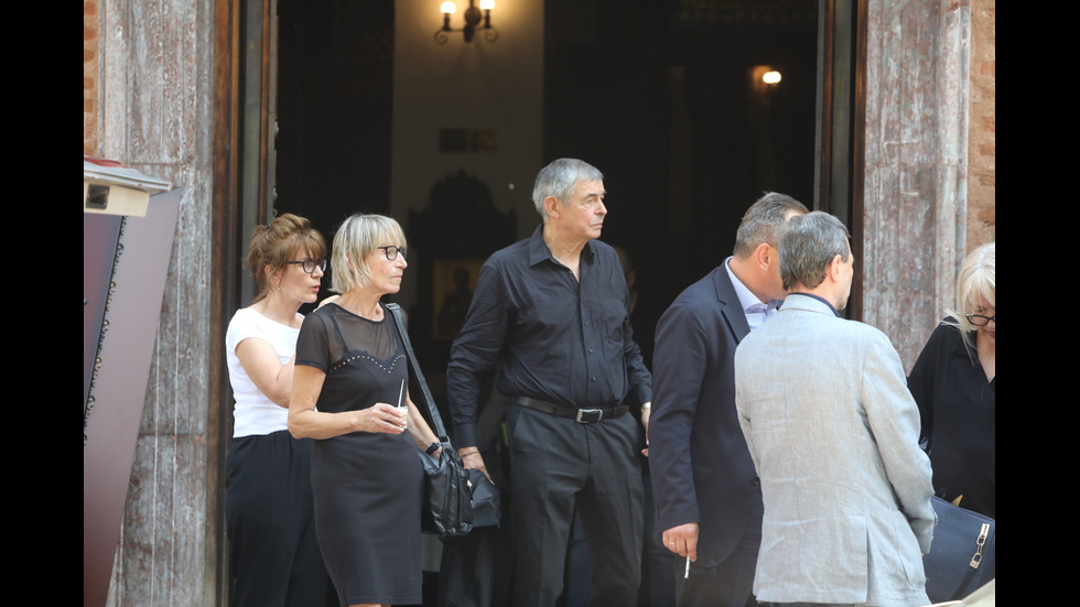 Семейство, приятели и колеги изпратиха Иван Нейков в последния му път