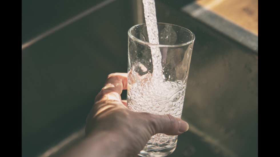 Какво се случва с тялото, ако заменим всички напитки с вода?