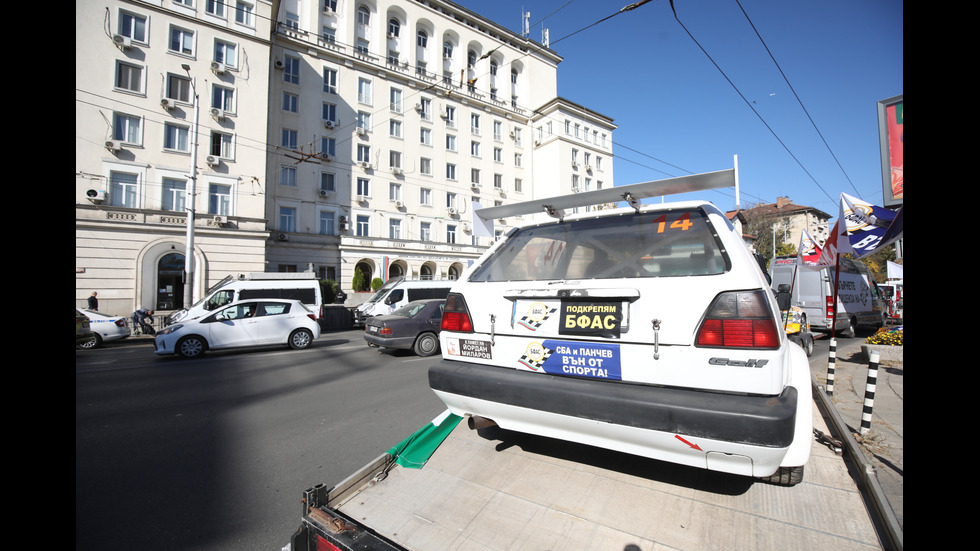 Протестиращи искат оставката на Весела Лечева