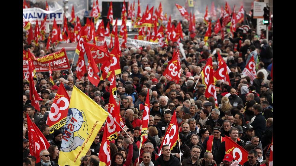 Масова стачка парализира Франция