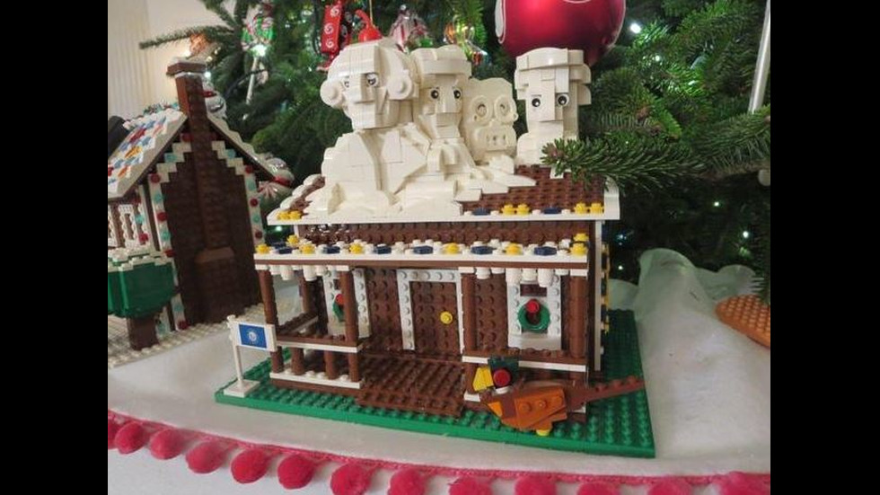 "Медени" къщички украсиха Белия дом