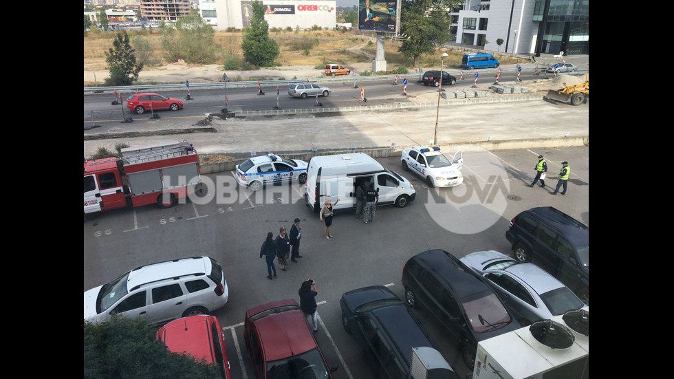 Изоставен куфар на паркинга на NOVA вдигна полицията на крак