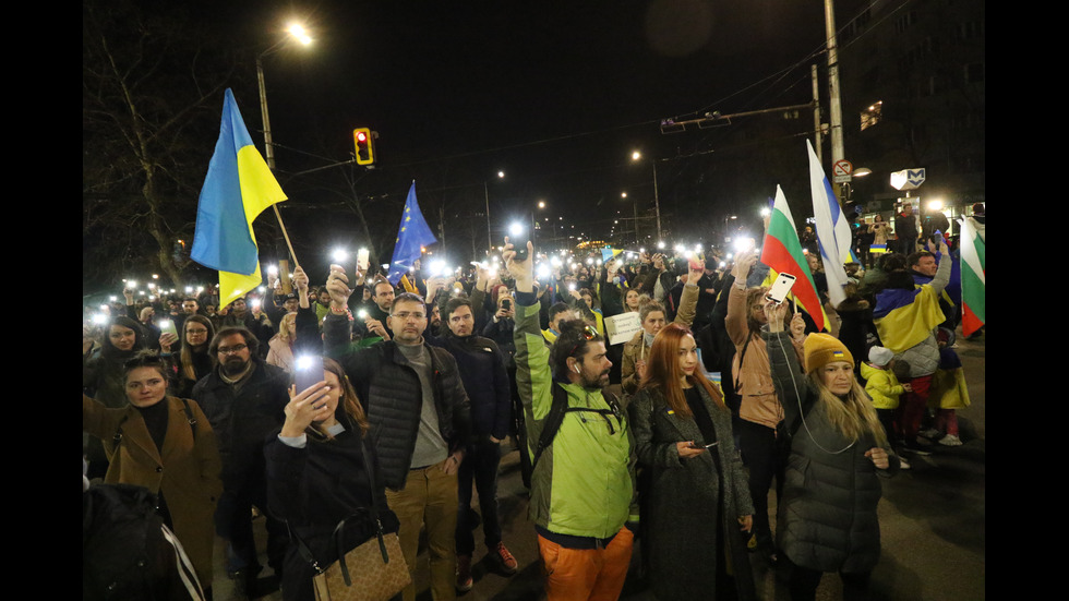 Мирно шествие в подкрепа на Украйна се провежда в София