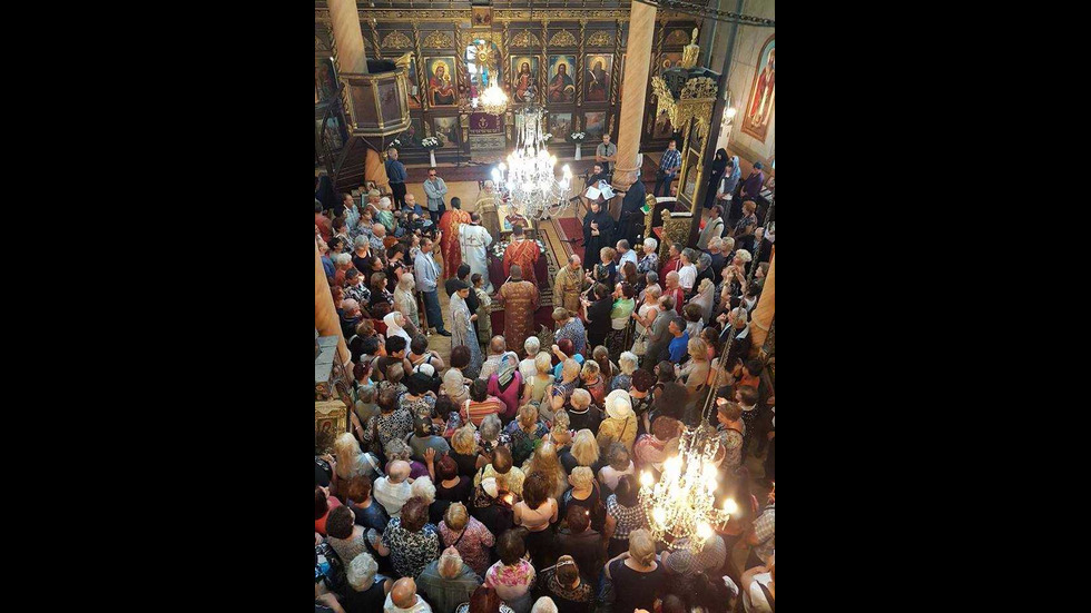 Стотици врачани се поклониха пред чудодейните мощи на св. Пантелеймон