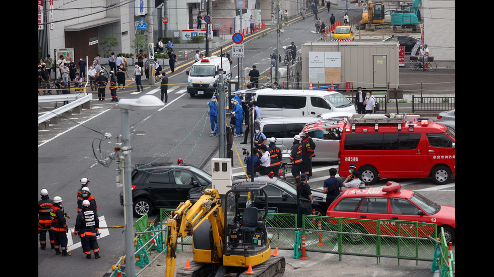 Часове след покушението: Шиндзо Абе почина от раните си