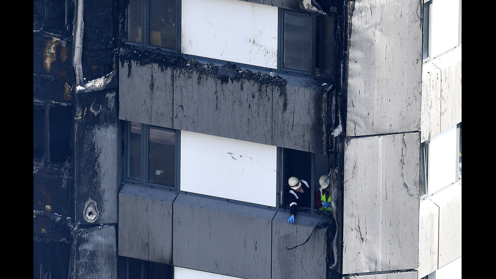 Пламналата сграда в Лондон - 24 часа след началото на пожара