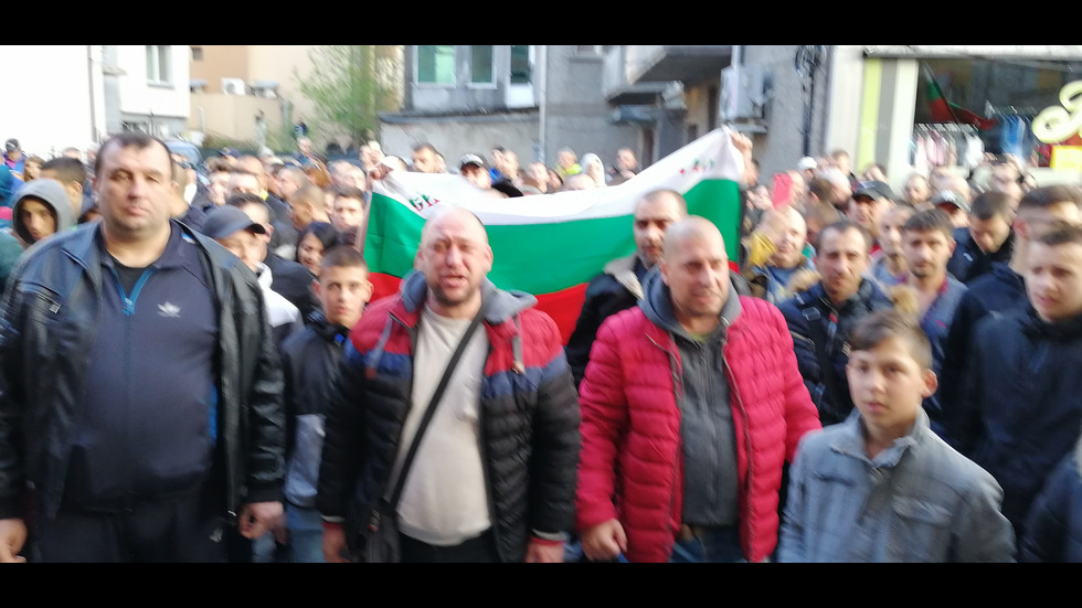 Напрежение и протести заради бой в магазин в Габрово