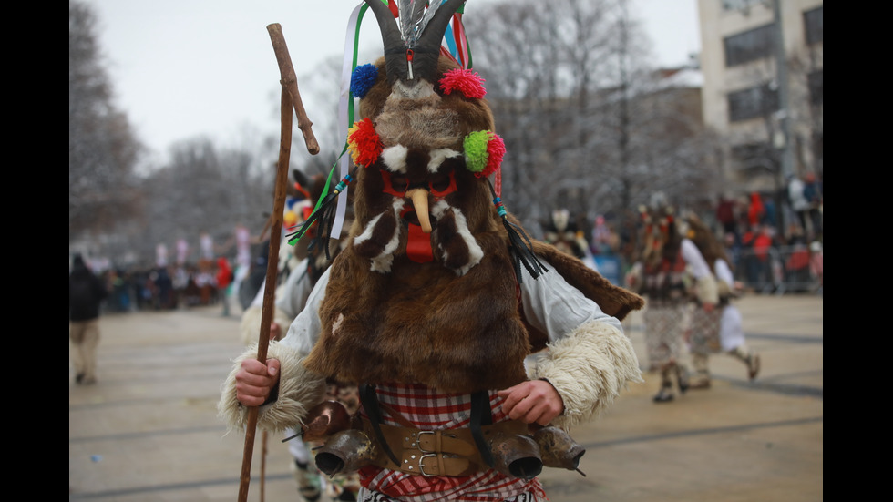 „Сурва” се завърна в Перник