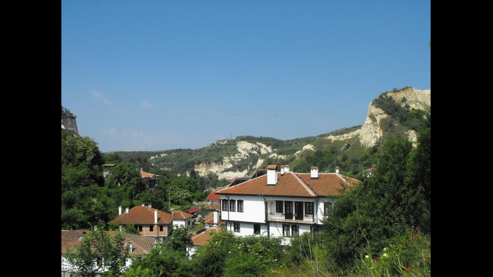 Мелник - най-малкият град в България