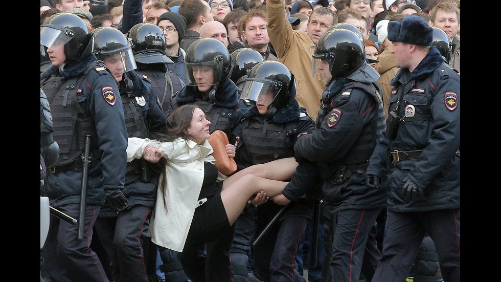 Задържаха виден руски опозиционер по време на протест