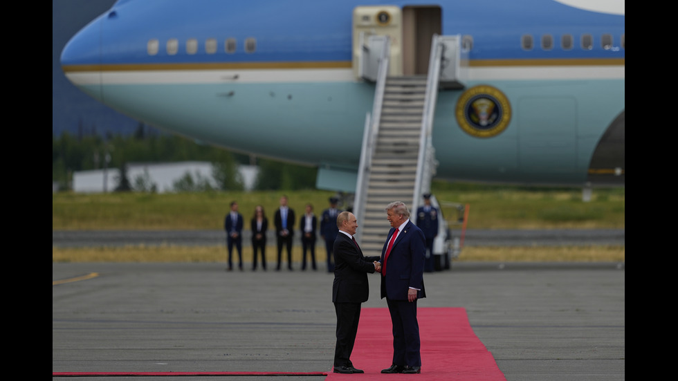 Започна ключовата среща между Тръмп и Путин в Аляска