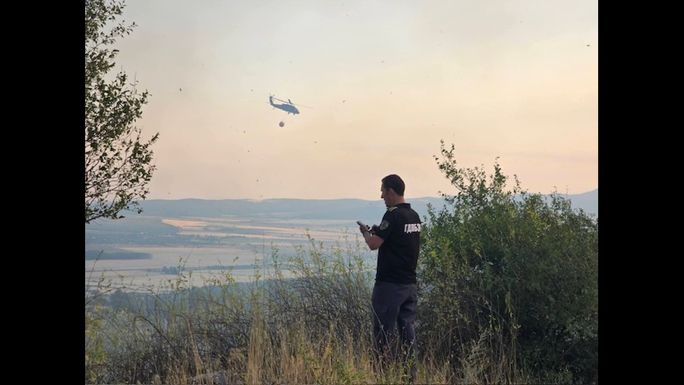 Пожарът край Сунгурларе отново се разпалва, евакуираха жителите на село Скала