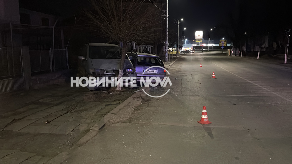 Пиян шофьор се заби в паркирана на тротоар в Горна Оряховица кола