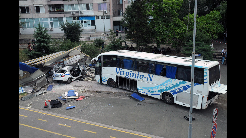 Двама полицаи загинаха при катастрофа в Бургас