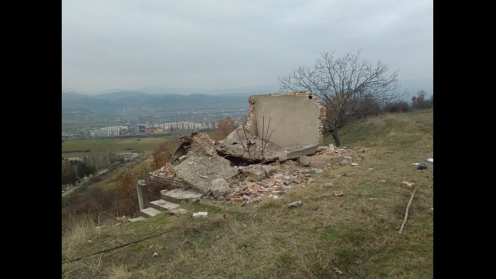 Дете загина в Благоевград, изоставена постройка рухна отгоре му