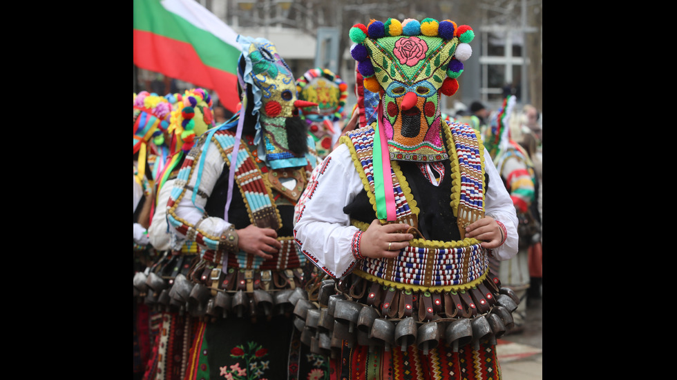 „Сурва” се завърна в Перник