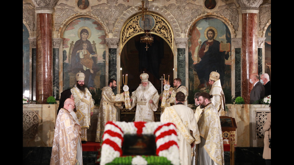 Патриарх Неофит: Денят на Христовото Рождество е ден на светлина, радост и надежда