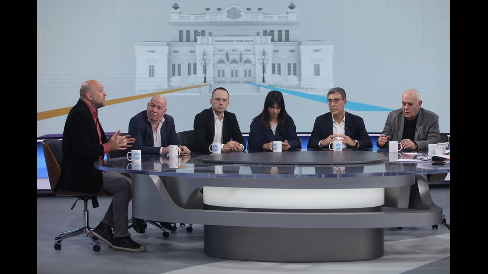 ЗАД КАДЪР: Изборният ден по NOVA В СНИМКИ