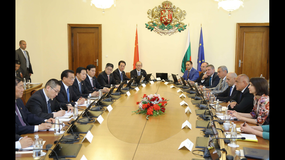 Борисов посрещна официално китайски премиер