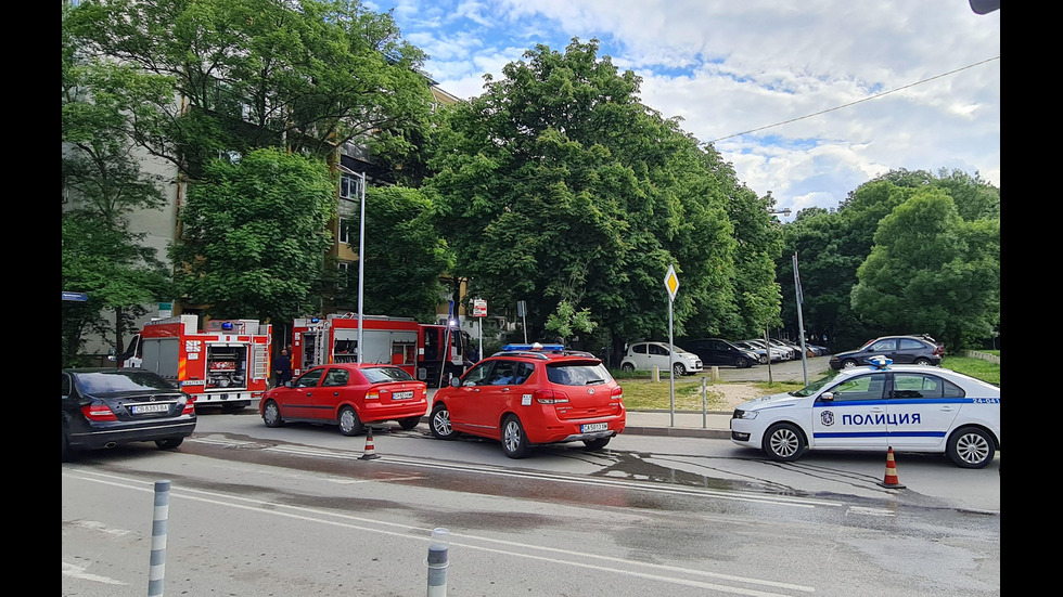 Пожар в жилищен блок в София