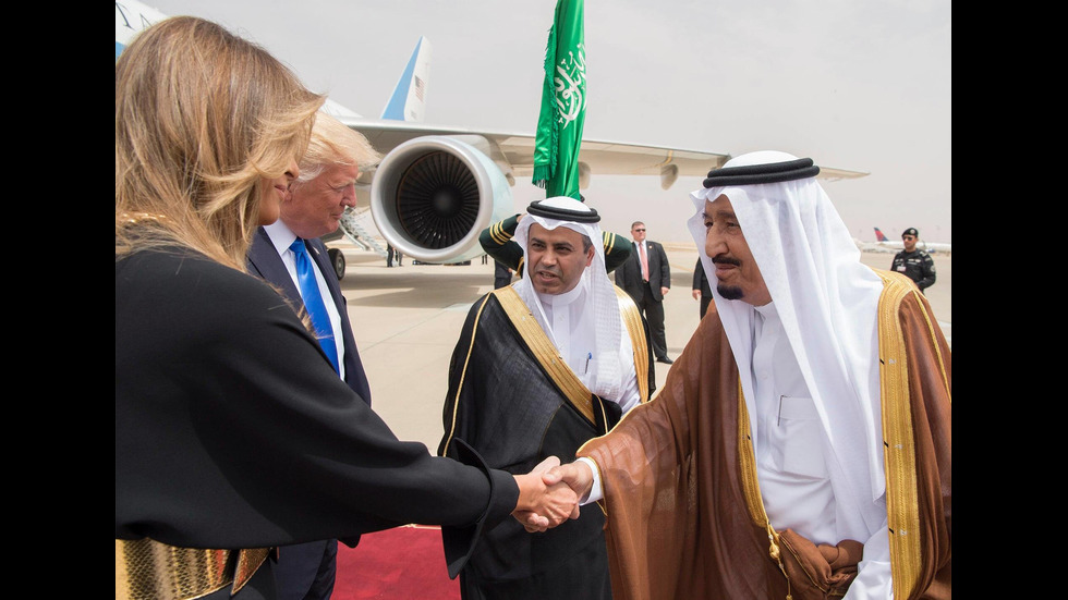 Мелания Тръмп - без шал на главата в Саудитска Арабия