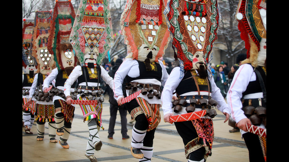 „Сурва” се завърна в Перник