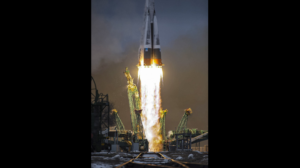 Руска ракета с японски милиардер излетя към МКС