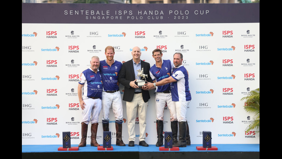 Принц Хари участва в благотворителен мач по поло в Сингапур