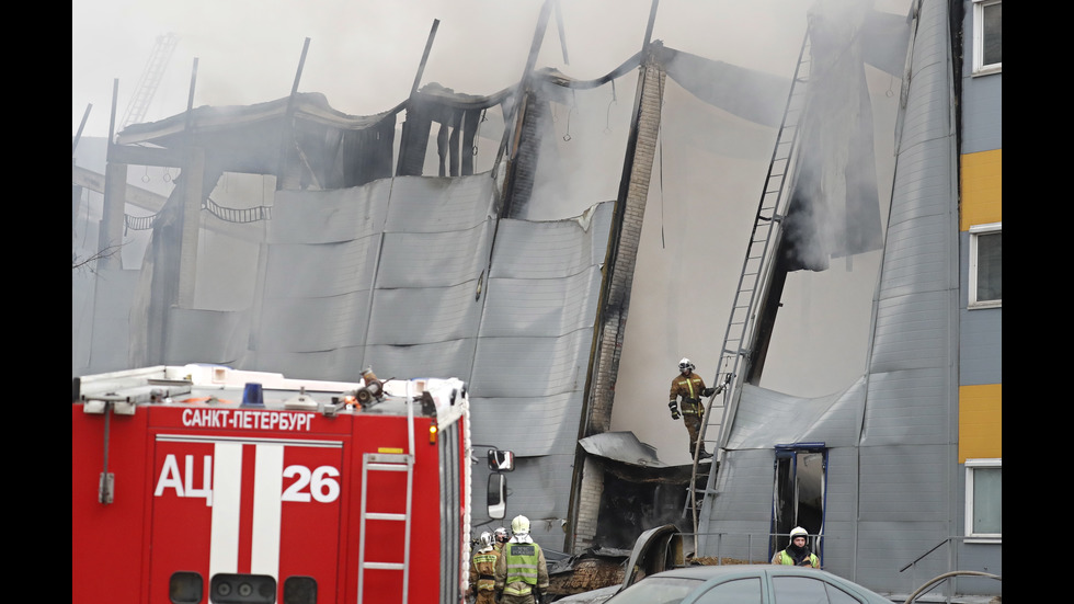 Пожар избухна в хипермаркет в Санкт Петербург