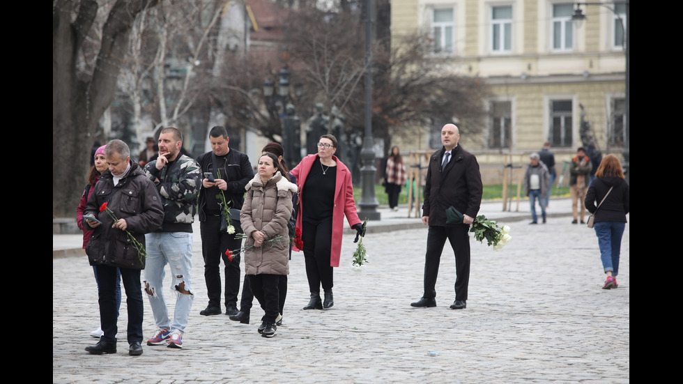 Изложиха за поклонение тленните останки на патриарха в „Св. Александър Невски”