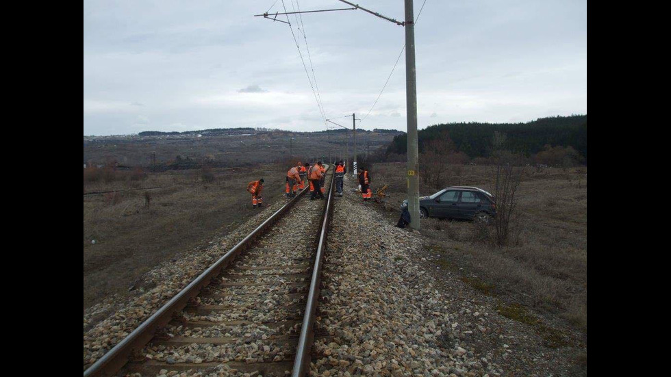 СЛЕД РЕПОРТАЖ НА NOVA: Започна спешен ремонт на жп линията Перник - Радомир
