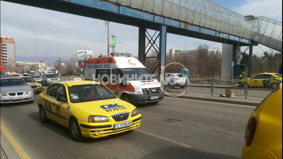 Верижна катастрофа блокира голям булевард в София