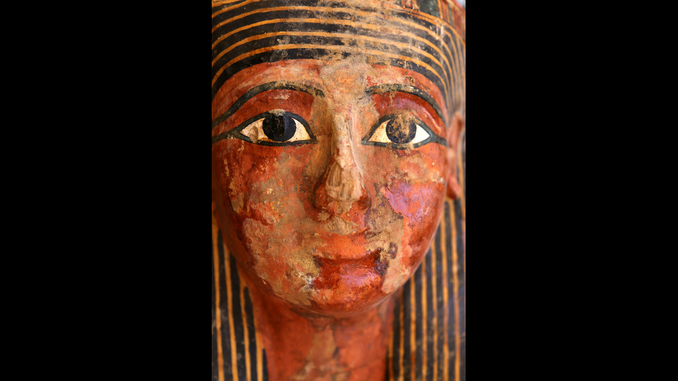 Египет показа новооткритите 30 древни саркофага с мумии