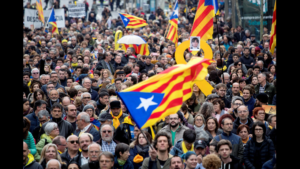 Хиляди демонстранти се събраха в Барселона след ареста на Пучдемон