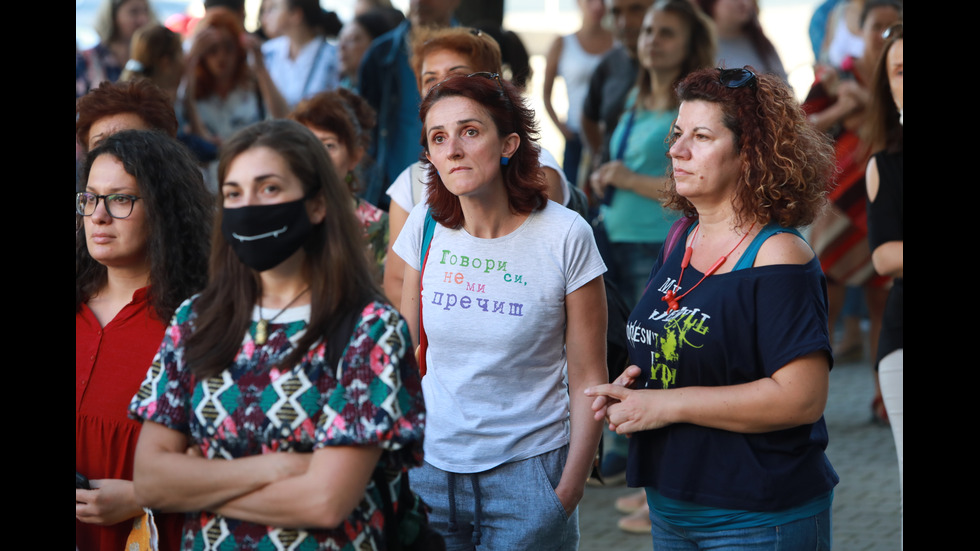 Родители на протест срещу онлайн обучението