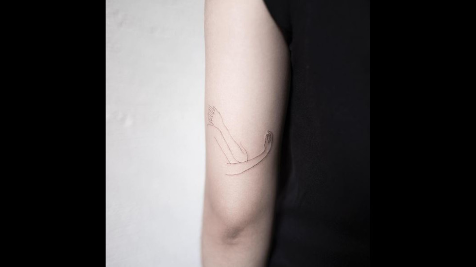 Нежните татуировки на южнокорейски художник