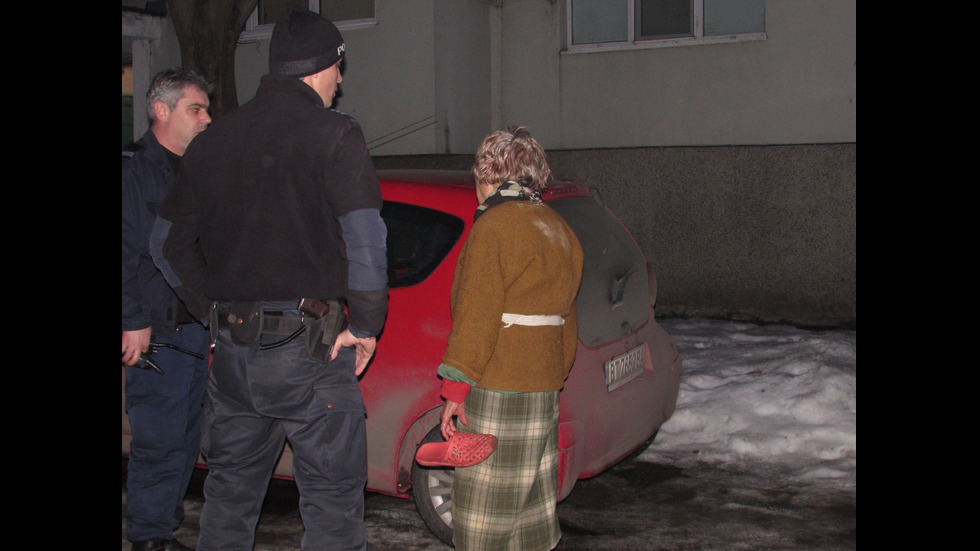 Евакуираха няколко семейства заради пожар в жилищен блок
