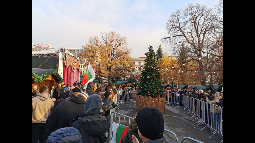 Протестиращи нахлуха на Немския коледния базар